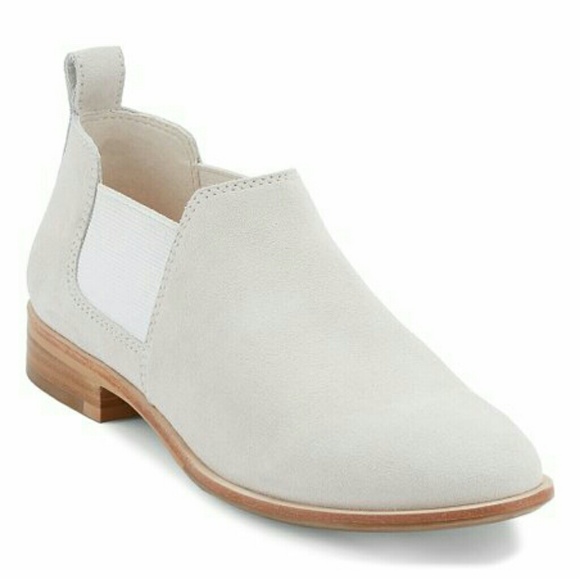 G.H. Bass & Co.
Brooke Angle Bootie - Picture 1 of 4